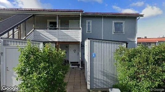 Lägenheter till salu i Huddinge - Bild från Google Street View