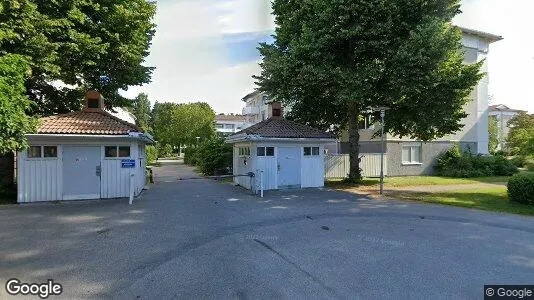 Bostadsrätter till salu i Haninge - Bild från Google Street View