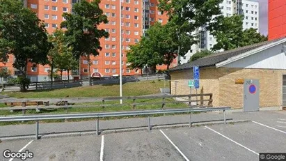 Lägenheter till salu i Huddinge - Bild från Google Street View