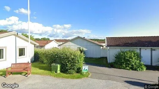 Bostadsrätter till salu i Tjörn - Bild från Google Street View