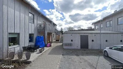 Bostadsrätter till salu i Tjörn - Bild från Google Street View